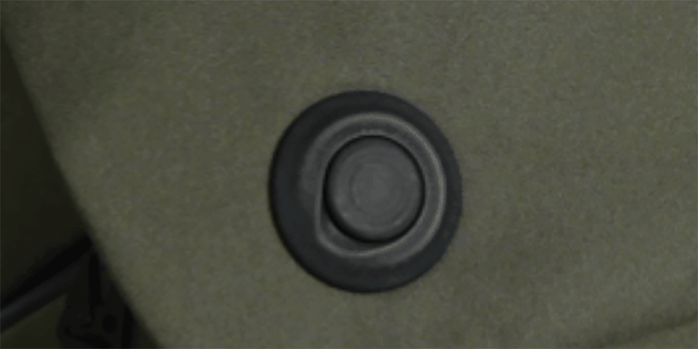 Quick-release magnetic buckle