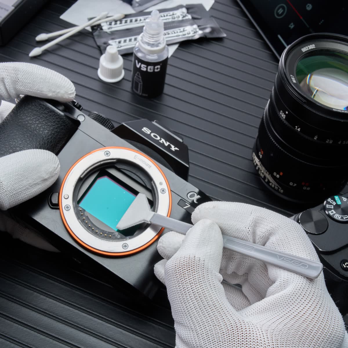 VSGO Portable Dust-Free Camera and Lens Cleaning Kit DKL-20